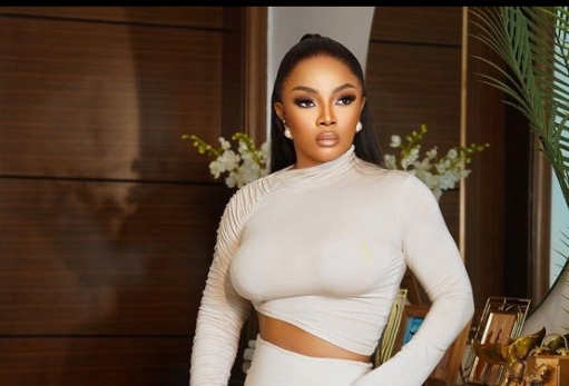 Toke Makinwa in awe, as she get to see Usher perform